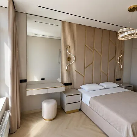 1 Bedroom Golden Marine Atmosphere * Odesa