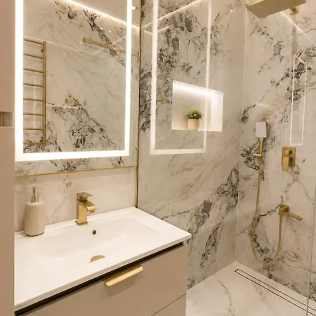 1 Bedroom Golden Marine Atmosphere
